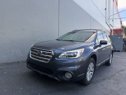 Used 2015 Subaru Outback 2.5i Premium AWD/4WD image 2