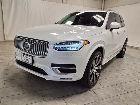 Used 2021 Volvo XC90 T6 Inscription w/ Climate Package image 3