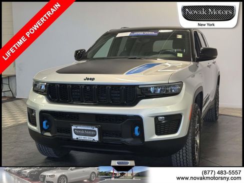 Used 2023 Jeep Grand Cherokee Trailhawk AWD/4WD image 4