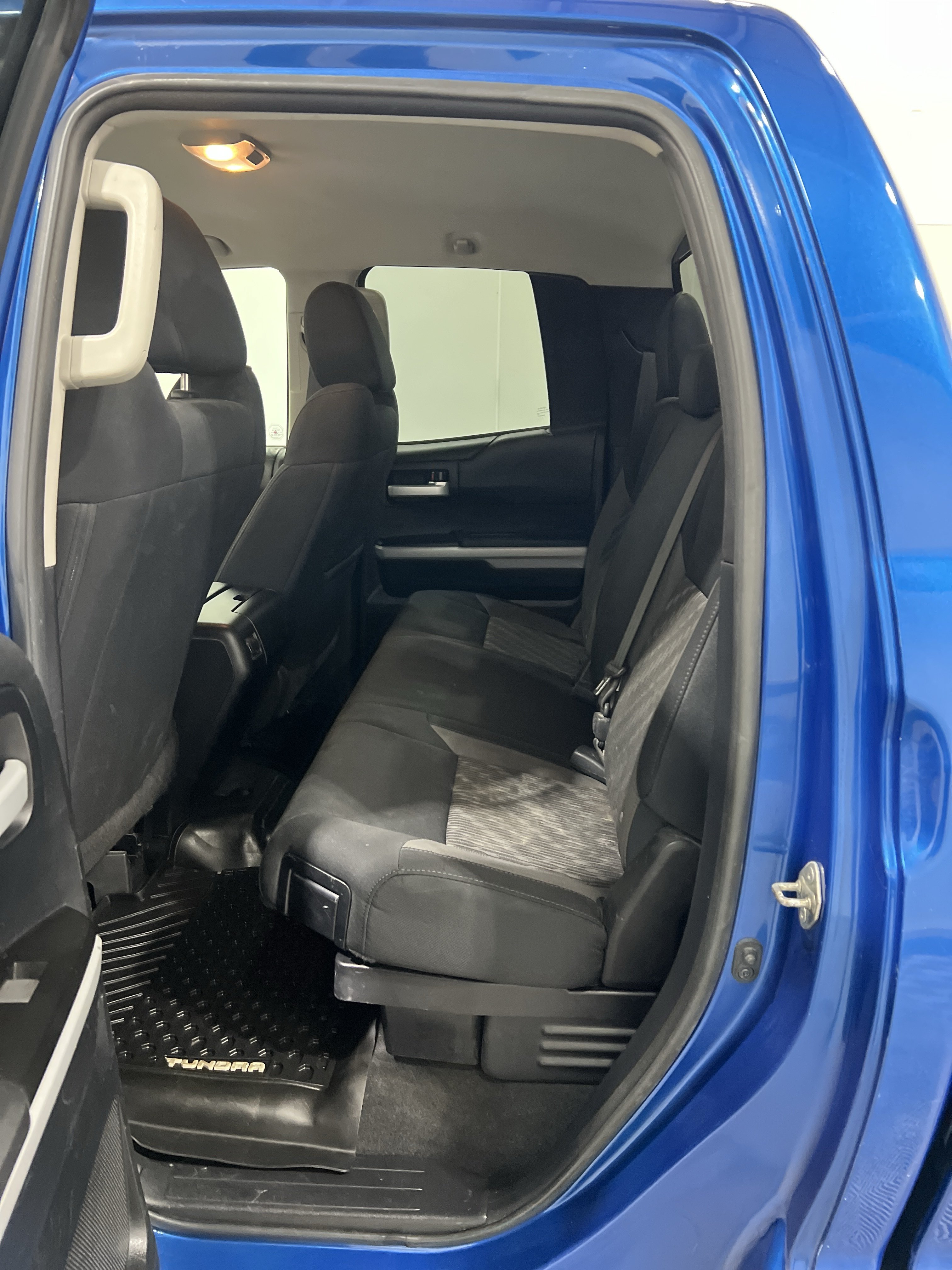 Used 2018 Toyota Tundra SR5 AWD/4WD image 13