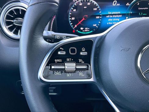 Used 2023 Mercedes-Benz EQB 300 4MATIC w/ Exclusive Package image 23