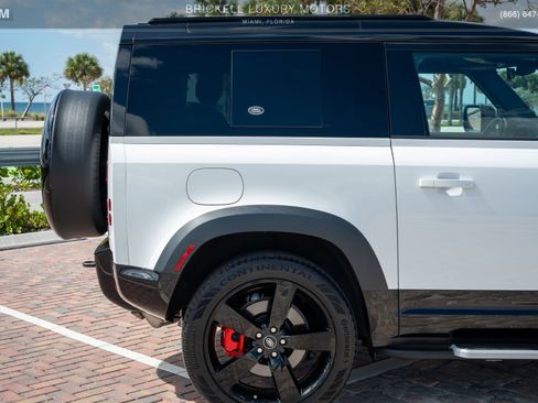 Used 2022 Land Rover Defender 90 X-Dynamic HSE AWD/4WD image 42