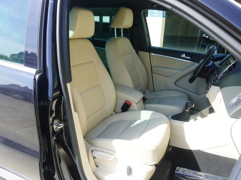 Used 2016 Volkswagen Tiguan R-Line AWD/4WD image 33