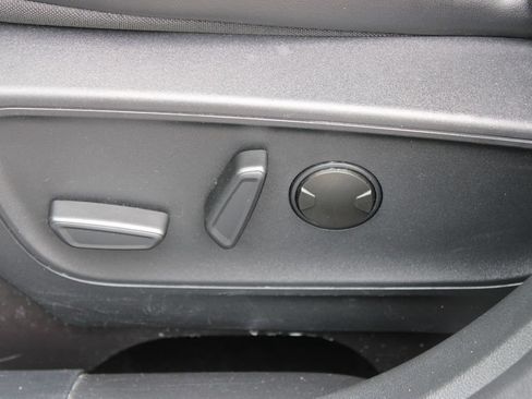 Used 2025 Ford Escape ST-Line FWD image 19