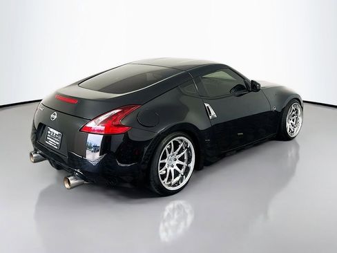 Used 2020 Nissan 370Z Coupe RWD image 7