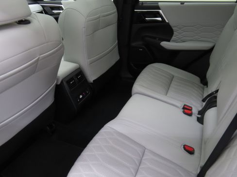 New 2025 Mitsubishi Outlander SEL image 21