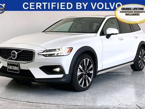 Used 2025 Volvo V60 B5 Cross Country Ultra w/ Protection Package Premier image 15