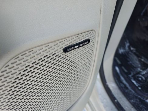 Used 2020 Chrysler Pacifica Limited image 7