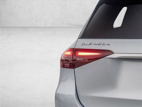 Used 2025 Mercedes-Benz GLE 450e GLE 450e w/ Driver Assistance Package image 13