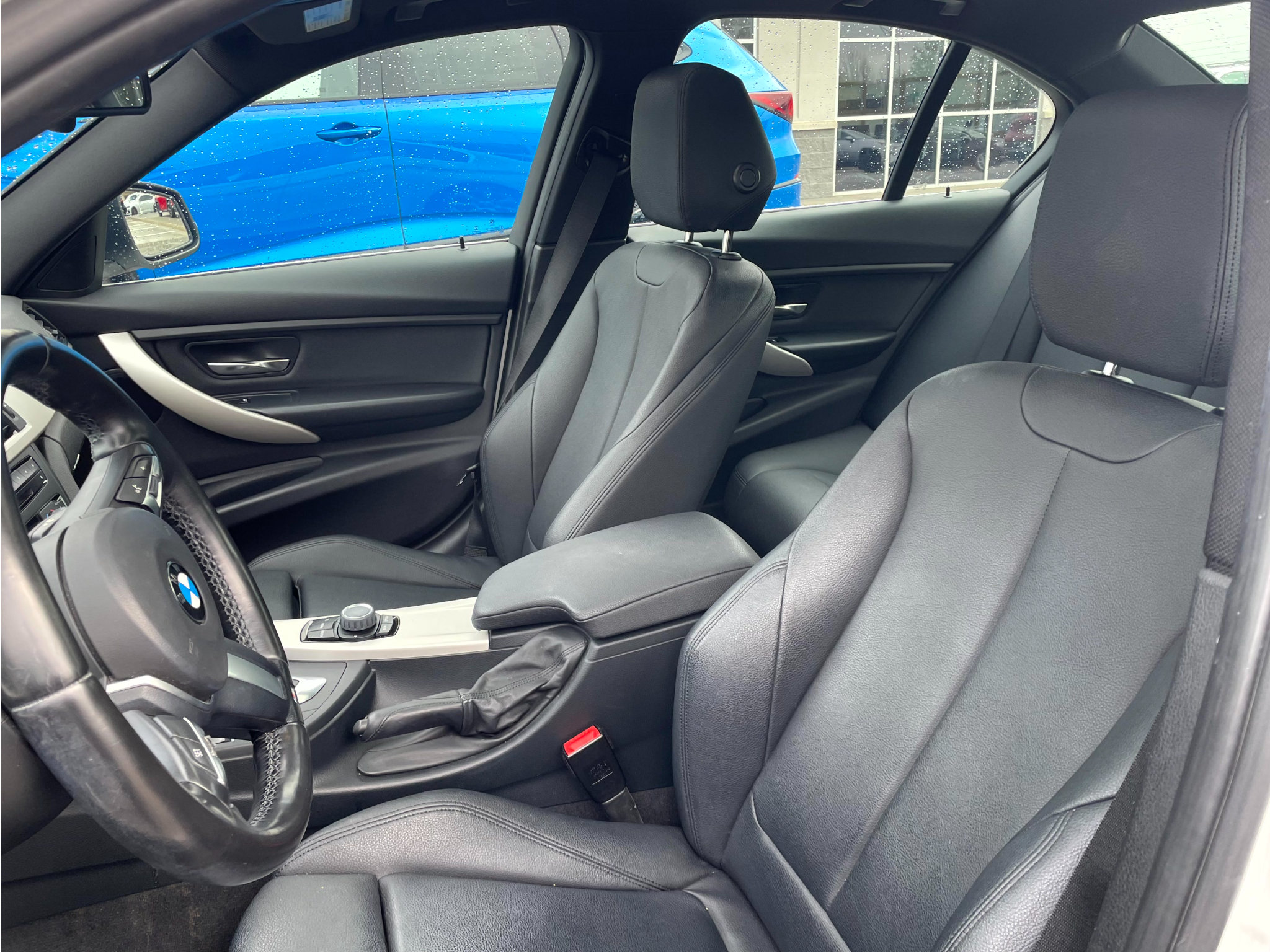 Used 2015 BMW 320i xDrive Sedan AWD/4WD image 10