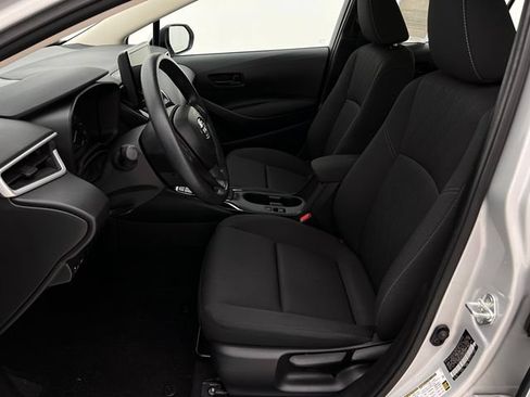 Used 2025 Toyota Corolla LE FWD image 11