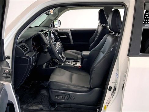 Used 2020 Toyota 4Runner SR5 Premium AWD/4WD image 18