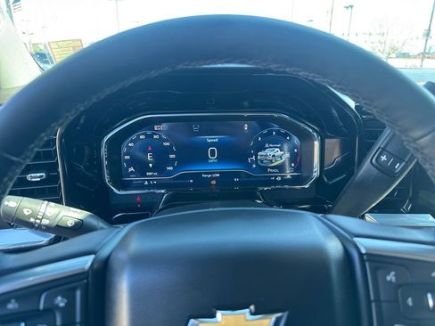 Used 2025 Chevrolet Silverado 2500 LTZ w/ LTZ Premium Package image 16