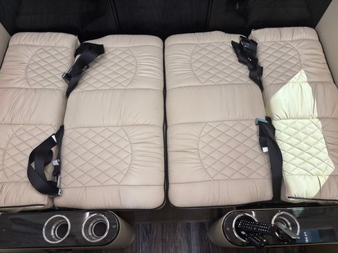 Used 2020 Mercedes-Benz Sprinter 2500 w/ Windows All Around Package image 49