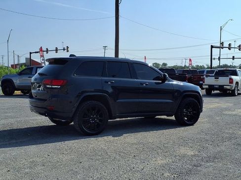 Used 2018 Jeep Grand Cherokee Altitude AWD/4WD image 23