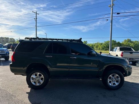 Used 2008 Toyota 4Runner SR5 AWD/4WD image 8