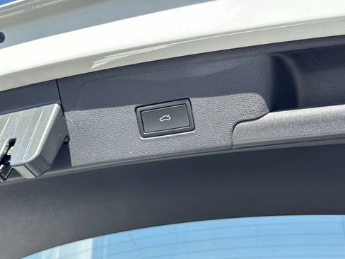 Used 2023 Volkswagen Atlas Cross Sport SE w/ Panoramic Sunroof Package AWD/4WD image 21