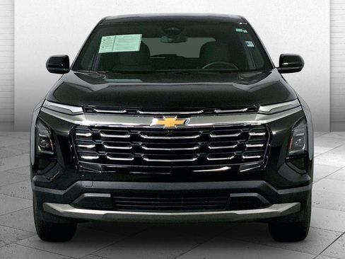 Used 2026 Chevrolet Equinox LT FWD image 2