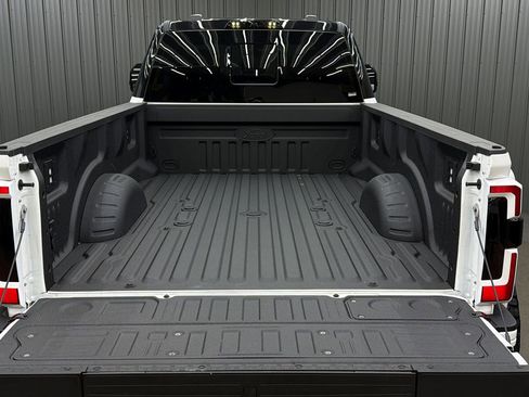 Used 2026 Ford F450 Platinum w/ FX4 Off-Road Package image 17
