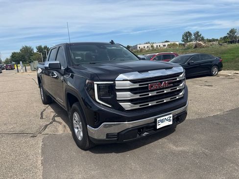 Used 2023 GMC Sierra 1500 SLE AWD/4WD image 3