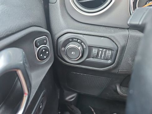 Used 2021 Jeep Wrangler Unlimited Sport AWD/4WD image 20
