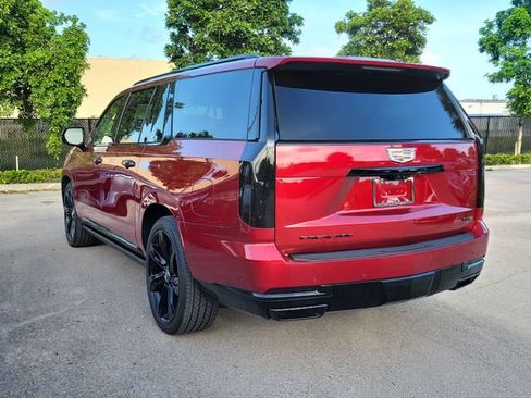 Used 2025 Cadillac Escalade ESV Sport Platinum AWD/4WD image 6