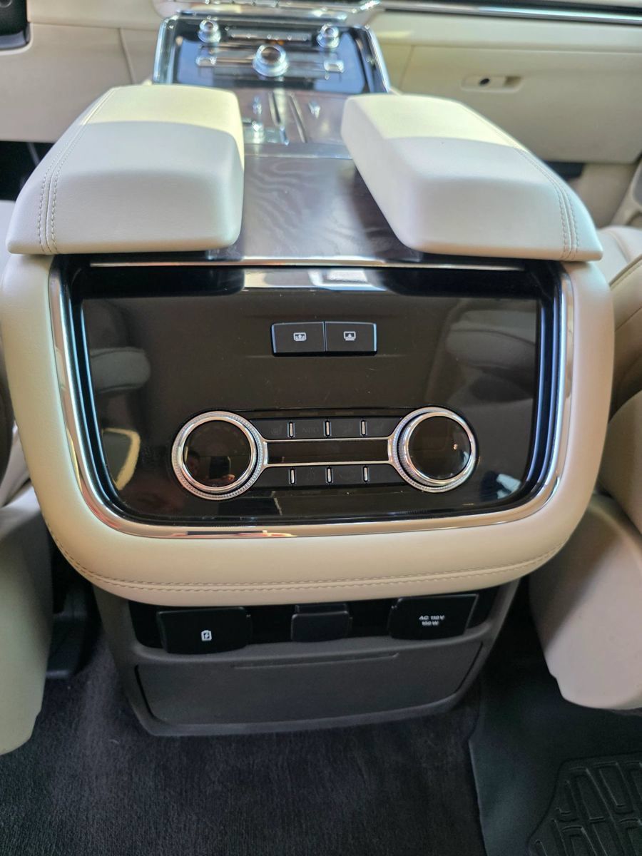 Used 2018 Lincoln Navigator Reserve w/ Technology Package AWD/4WD image 23