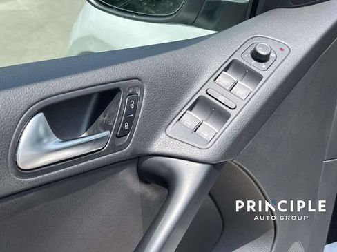 Used 2016 Volkswagen Tiguan SE FWD image 13