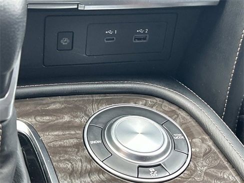 Used 2024 Nissan Armada Platinum w/ Cargo Package image 35