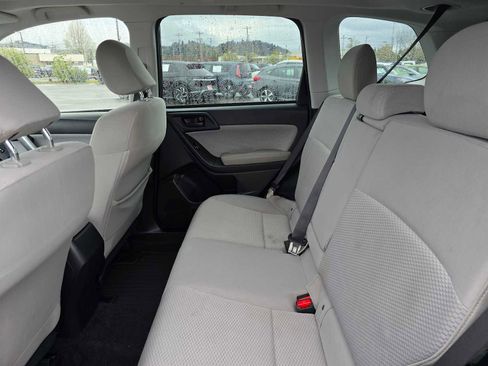Used 2018 Subaru Forester 2.5i Premium AWD/4WD image 16