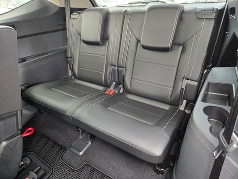 Used 2023 Volkswagen Atlas SE image 6