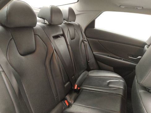 Used 2025 Hyundai Elantra Limited FWD image 19
