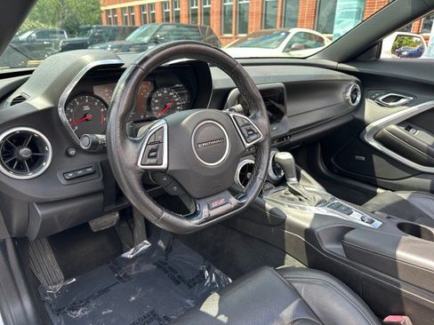 Used 2016 Chevrolet Camaro SS RWD image 3