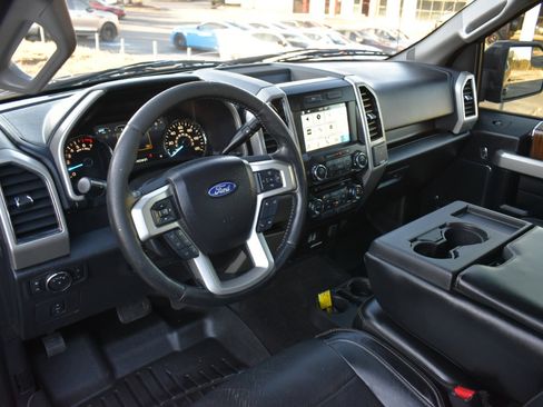 Used 2017 Ford F150 Lariat image 10