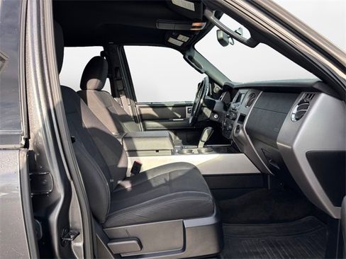 Used 2017 Ford Expedition XLT image 15
