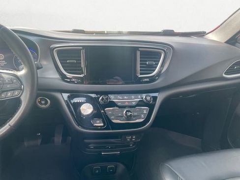 Used 2020 Chrysler Pacifica Touring-L Plus image 11