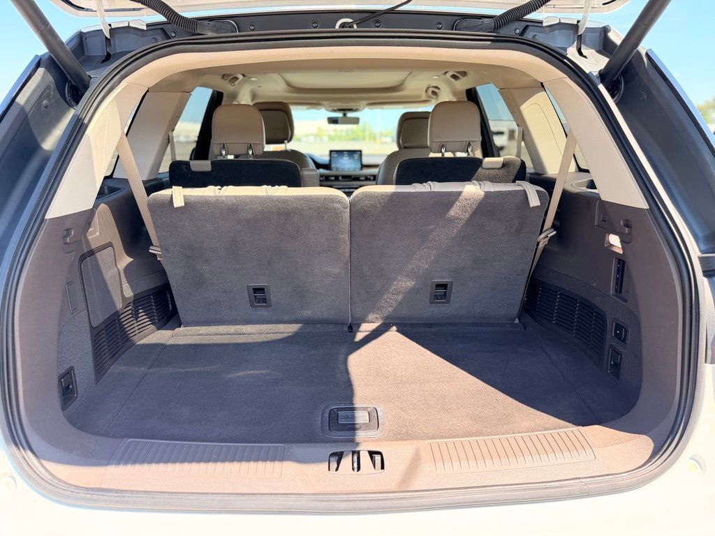 Used 2020 Lincoln Aviator Reserve w/ Equipment Group 201A AWD/4WD image 30