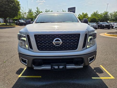 Used 2017 Nissan Titan PRO-4X w/ Pro-4x Convenience Package AWD/4WD image 2