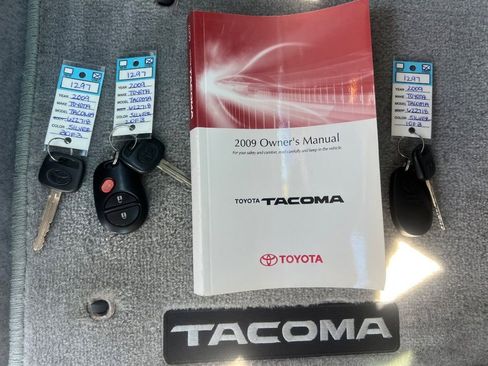 Used 2009 Toyota Tacoma w/ SR5 Package RWD image 31