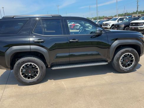 Used 2025 Toyota 4Runner TRD Off-Road AWD/4WD image 9