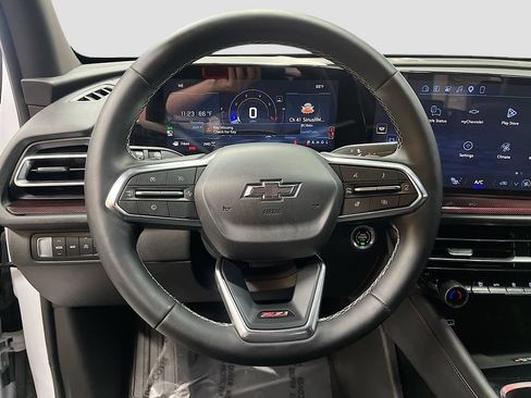 Used 2026 Chevrolet Traverse Z71 w/ Driver Confidence Package AWD/4WD image 11