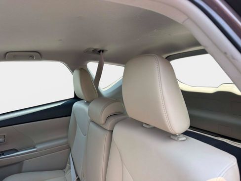 Used 2017 Toyota Prius V Four FWD image 18