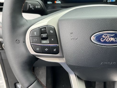 New 2026 Ford Explorer Active w/ Active Comfort Package image 15