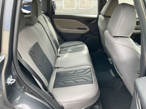 Used 2025 Subaru Forester AWD/4WD image 19