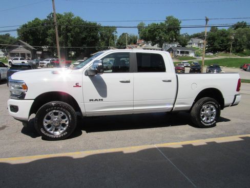 Used 2024 RAM 2500 Laramie w/ Safety Group AWD/4WD image 10