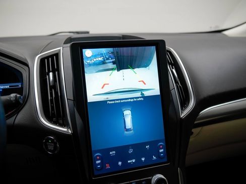 Used 2022 Ford Edge Titanium image 28