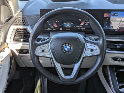 Used 2023 BMW X7 xDrive40i w/ Executive Package image 21