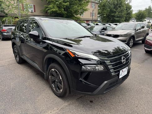 Used 2025 Nissan Rogue SV AWD/4WD image 7