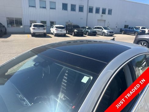 Used 2012 Volkswagen CC Lux FWD image 8