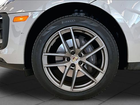 Used 2022 Porsche Macan AWD/4WD image 9